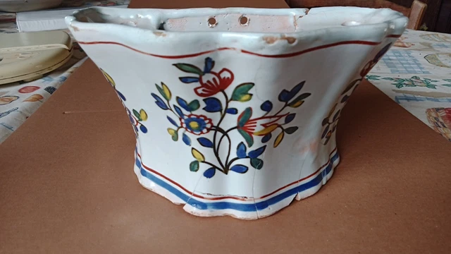 La Faïencerie vase pique fleur ou bouquetière , vase en forme de couronne, rond en faïence - Décoration