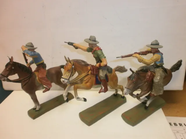 Konvolut 3 alte Hausser Elastolin Massefiguren Cowboys Reiter Wildwest zu 7cm 2