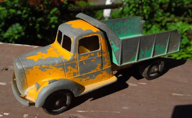 VINTAGE TOOTSIE TOY Green & Yellow Dump Truck 5 1/2" Collectors Die