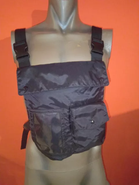 Gilet Clout 9 Ferg 4 tasche, 3 davanti e 1 dietro Fianchi e spalle regolabili