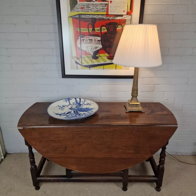 Antique 19th Century Gate-Leg Dining Table in Oak.