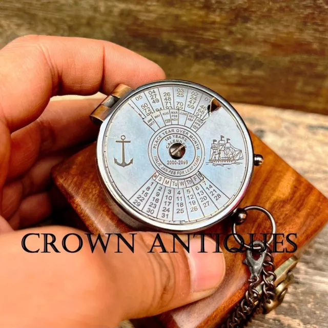 Brújula de bolsillo de latón antiguo Brújula con calendario de 100 años con...