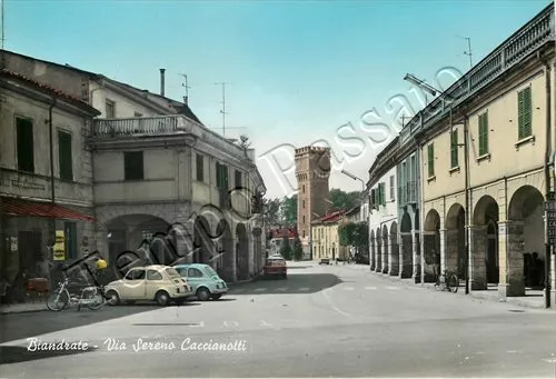 Cartolina di Biandrate, motorino e automobili davanti a bar - Novara