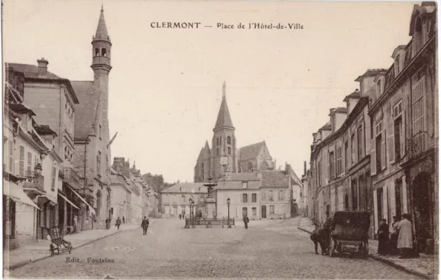 CPA -60-  CLERMONT - Place de l'Hôtel-de-Ville.