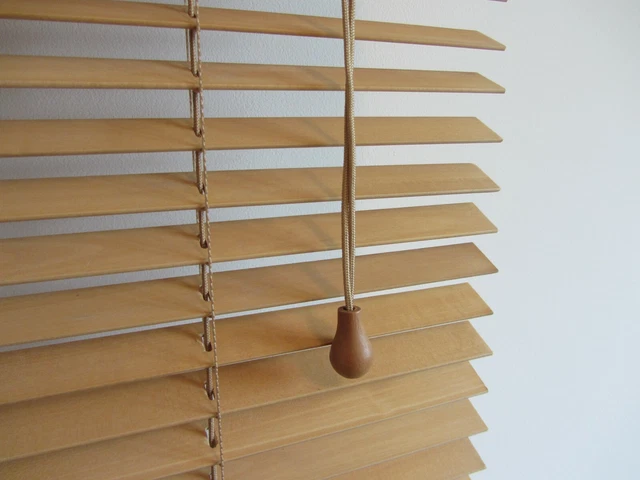 IKEA LINDMON ブラインド  ブラウン Ikea Lindmon Venetian Blinds - AptDeco