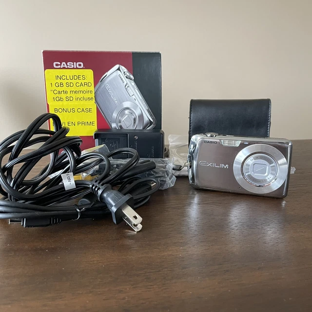 Casio EXILIM EX-S5 10.1MP Digital Camera + Battery, Charger, Case & SD Card