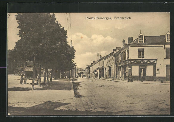 CPA Pont-Faverger, vue générale avec vue de la rue 1916