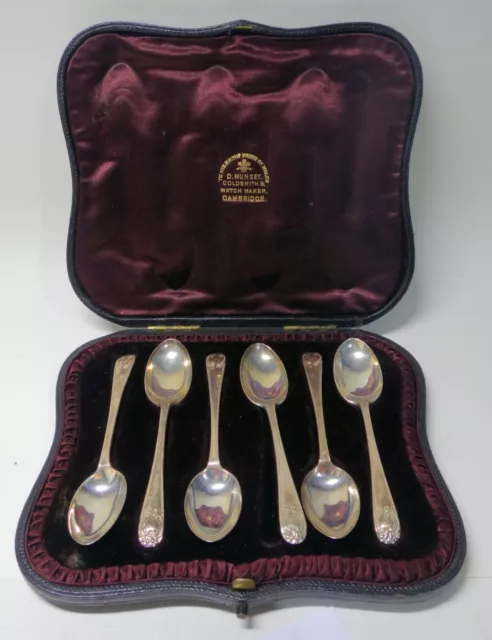 Victorian cased set of 6 very pretty silver hallmarked spoons, London 1897, 60g