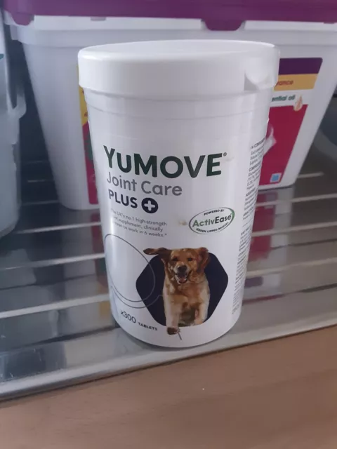 yumove joint care plus for dogs senior opened approximately 180 tablets