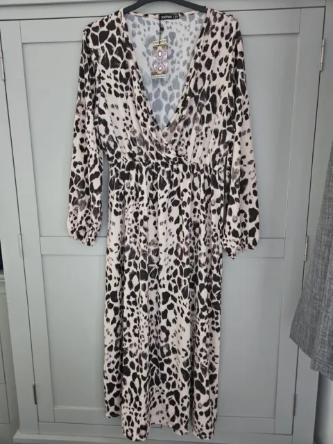 New Women’s Boohoo Plus Leopard Print midi dress, Size 18