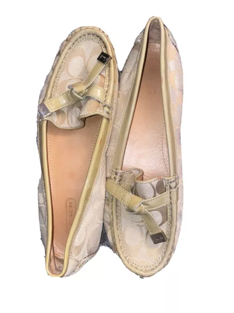 Coach Signature Canvas Frida Loafers Bow Tie Cream Patent Leather 8.5B Q672
