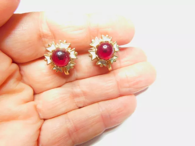 Mid Century White Enamel Red Lucite Gold Tone Metal Screw Back Earrings Vintage