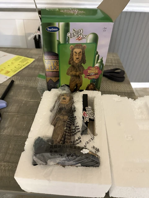 Wizard of Oz - Cowardly Lion Bobblehead, Royal Bobbles
