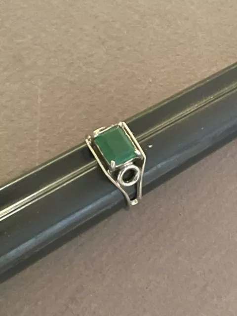 Vintage Opaque Faux Emerald Paste Silvertone Ring Size 6.5