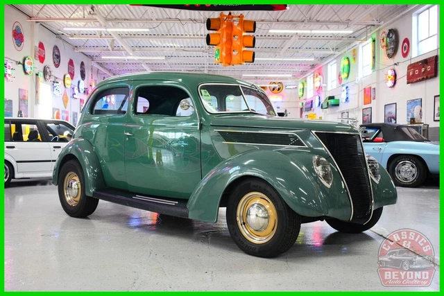 1937 Ford 2-Door Sedan