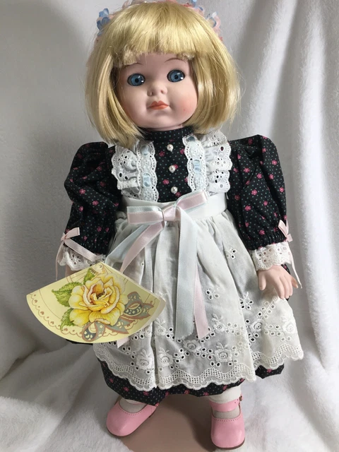VICTORIA ASHLEA ORIGINALS Porcelain Musical Doll 17 By Bette Ball