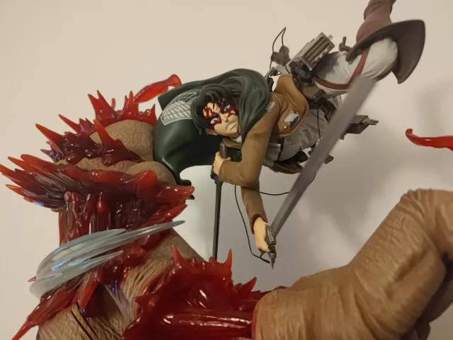 Kitsune Statue SNK Attack on Titan Livai Levi Ackerman vs Bestial 2