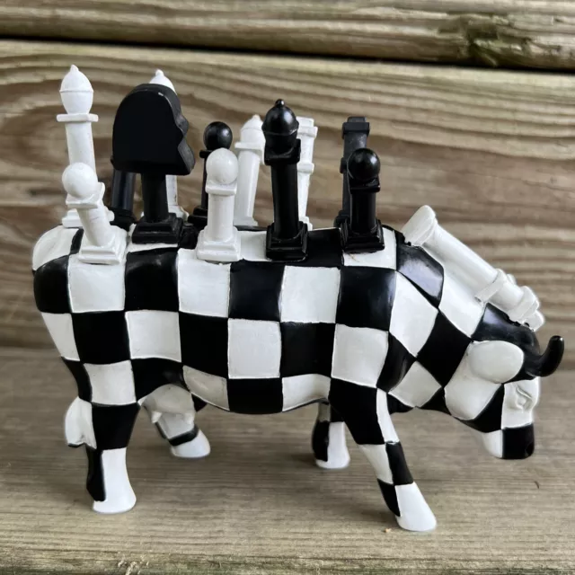 Cow Parade Final Moove 7768 Cow Chess Figurine 2009 Cow Parade Final Moove 7768 Cow Chess Figurine 2009