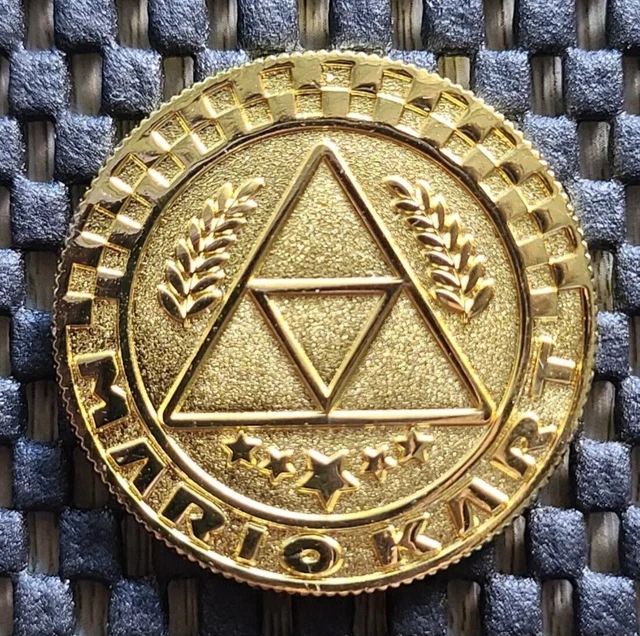 NINTENDO SUPER MARIO Coin Kart 8 Deluxe Switch Medal Rare Promo