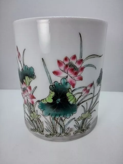 Chinese Hand Painted Porcelain Exquisite Brush Holder