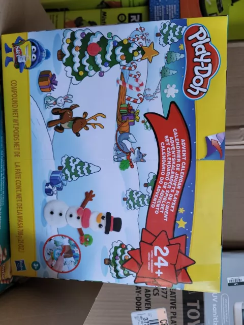 Hasbro Play-Doh Christmas Advent Calendar Playset with 24+ Surprises