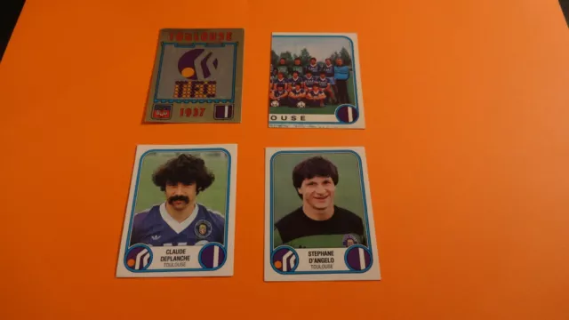 4 images FOOTBALL 83 ORIGINALES - équipe de TOULOUSE - LOT 1 dont BADGE..