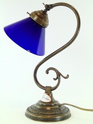 Lampada ottone brunito da tavolo,studio in stile ministeriale vetro blu s29 3