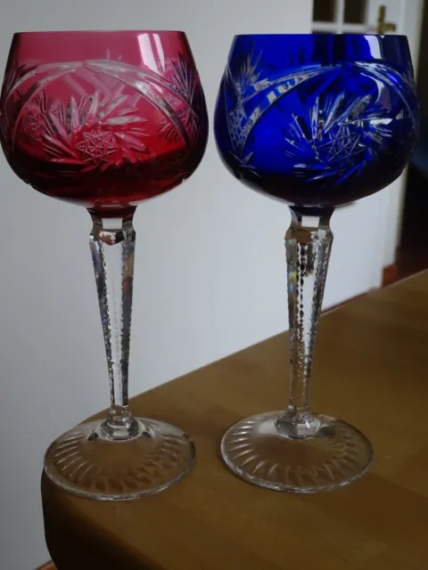 2 ANCIENS VERRES A VIN COULEUR ROEMER CRISTAL TAILLER COLORER BLEU ROUGE 19 cm