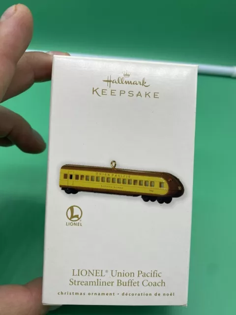 2010 Hallmark Keepsake Ornament Lionel Union Pacific Streamliner Buffet Coach