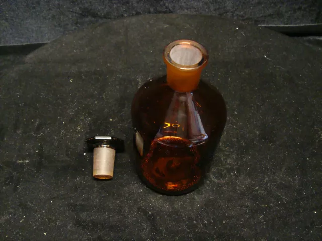 Wheaton™ Amber Glass Reagent Bottle with Ground Glass Stopper