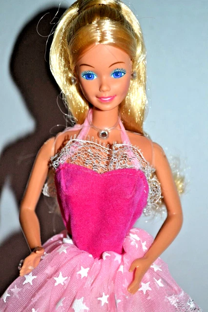 BAMBOLA BARBIE DREAM Glow set completo di gioielli scarpe
