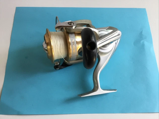 Daiwa Sweepfire 4000-2B Spinning Fishing Reel - Smooth Daiwa Sweepfire 4000-2B Spinning Fishing Reel - Smooth