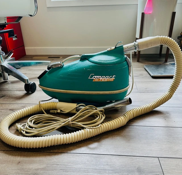 VINTAGE IEC COMPACT Electra Rolling Canister vacuum cleaner C802