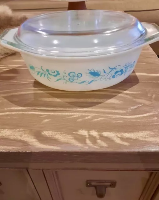 VERY RARE VINTAGE PYREX PROMOTIONAL 1 1/2 qt CASSEROLE & LID! PRETTY!