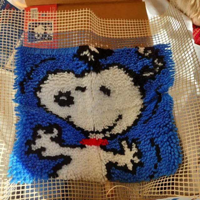 Snoopy Latch Hook Kit J P Coats Happy Dance ** To Be Finished Completed Peanuts