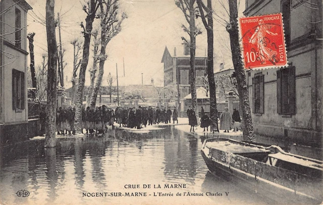 CPA Dept 95 Val d' Oise - Crue de la Marne Nogent Entrée de l' Avenue Charles V