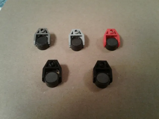 Lego 73092 Cylinder Train Magnet & 6207 Magnet Holder 2 x 3 Clips Pin Hole