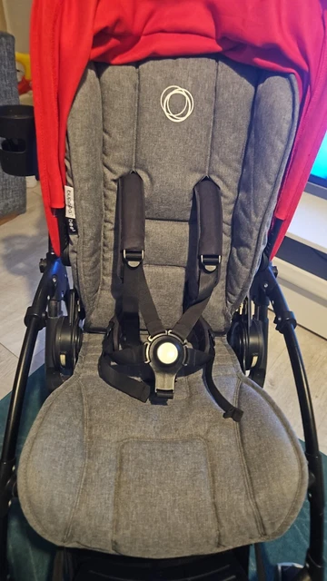 bugaboo bee 5. True Black Frame, Red Hood, Grey Melange Seat, Maroon Wheel Caps.