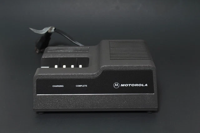 Motorola NTN4633C Handheld Two Way Radio Rapid Battery Charger