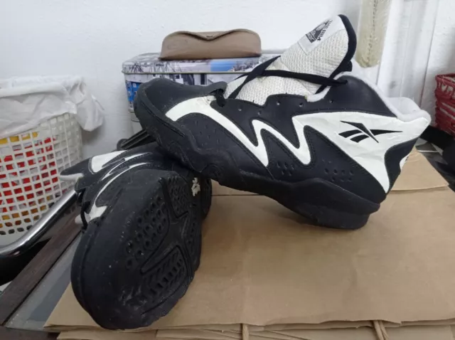 Reebok above online the rim shoes