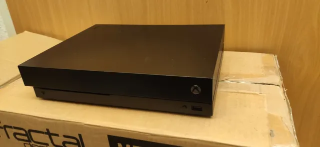 Microsoft Xbox One X 1TB Ohne Controller