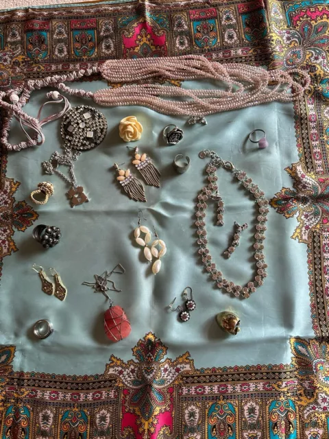 Vintage Jewellery Bulk Lot Necklaces Bracelets Earrings Rings Brooches Bargain