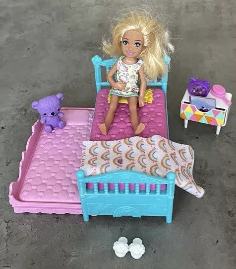 Barbie chelsea online bedtime playset