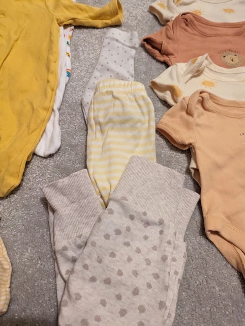 Newborn/ 0-1 / 0-3 / Gender Neutral / Unisex / Baby Clothes Bundle / Yellows 8