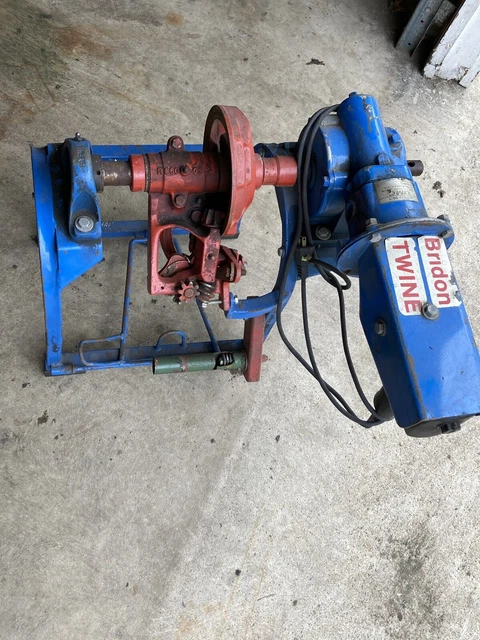 Bridon Hay Bale Demonstration Knotter