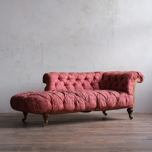 19th century Howard & Sons chesterfield chaise lounge