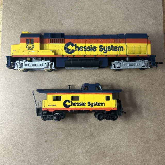 HO Chessie System Engine And Caboose #4301 & #3322 Chesapeake & Ohio TYCO