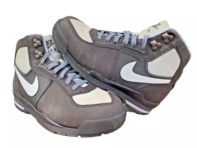 NIKE AIR BALTORO 312021 042 Women s Size 8 Hiking Boots READ