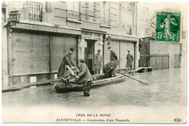 Alfortville .Inondation . Crue De La Seine . Commerces . Stores .Flood .