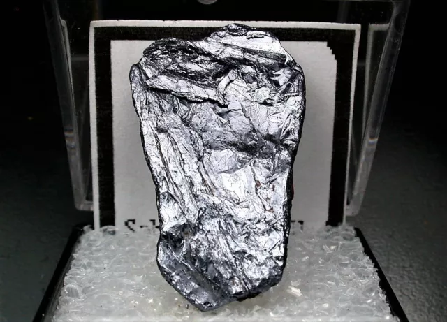 Minerals : Complete Hexagonal Molybdenite Crystal From Wolfram Camp In Australia